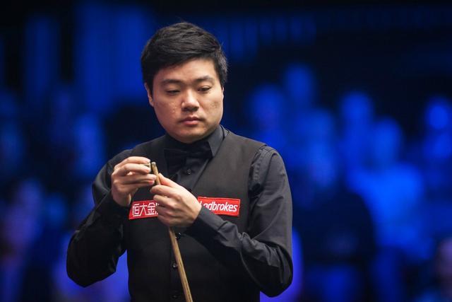 在丁俊晖身 在丁俊晖身